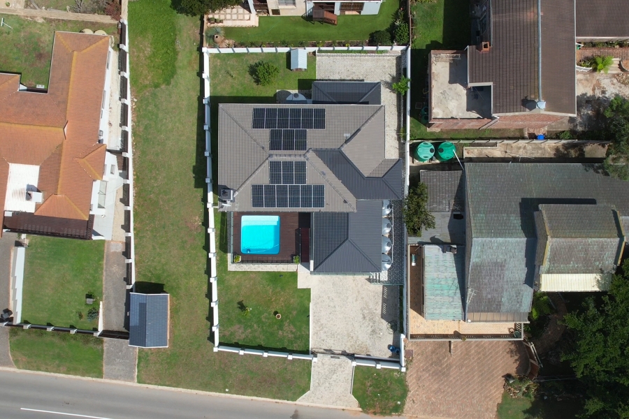 4 Bedroom Property for Sale in Wavecrest Eastern Cape